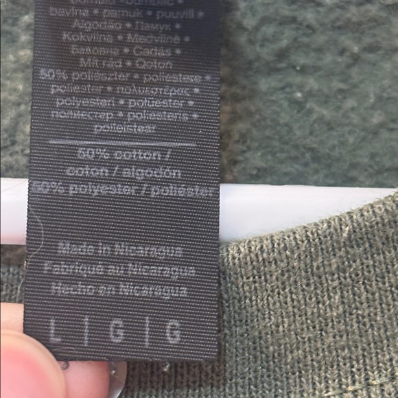 Gildan Olive Fox Graphic Crewneck Sweater - Picture 5 of 6